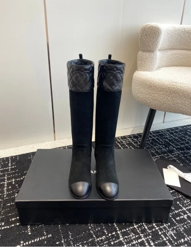 Bottes Martin de marque de créateurs pour femmes célèbres, nouvelles bottes Martin à fond plat en cuir véritable pointues avec double lettre et fermeture éclair latérale en treillis de diamant à manches longues pour dames