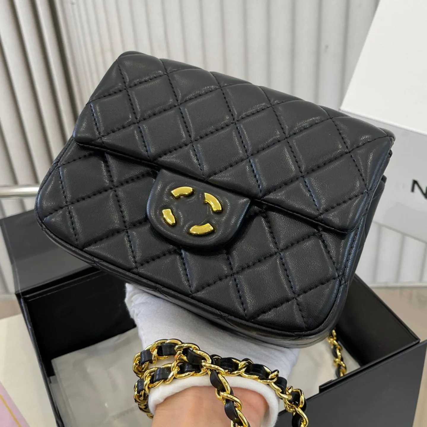 DHgate.com:5A Women Designer Bag Sheepskin Lattice Shoulder