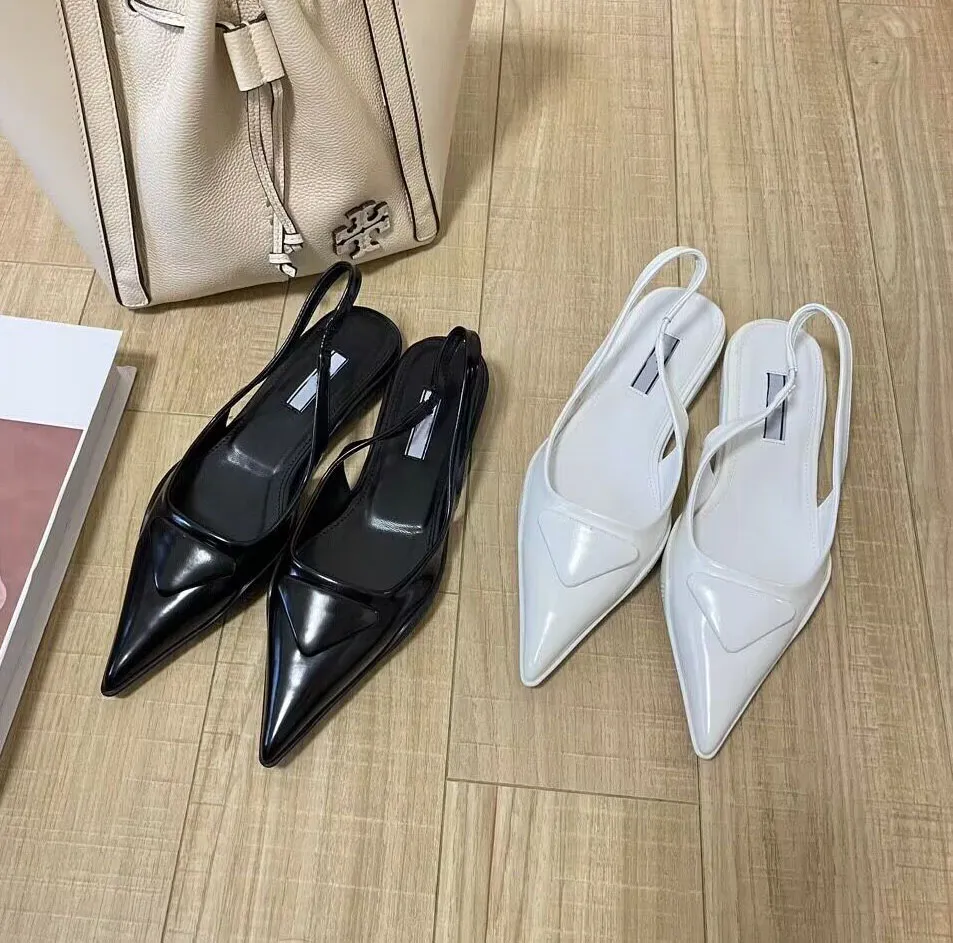 Z trójkątą klamrę czarną kobietę płaskie obcasowe sandałowe buty skórzane buty szczotkowane balerina Flats Pointe palca luksusowy designerka lady chłodne buty na obcasie 35-41