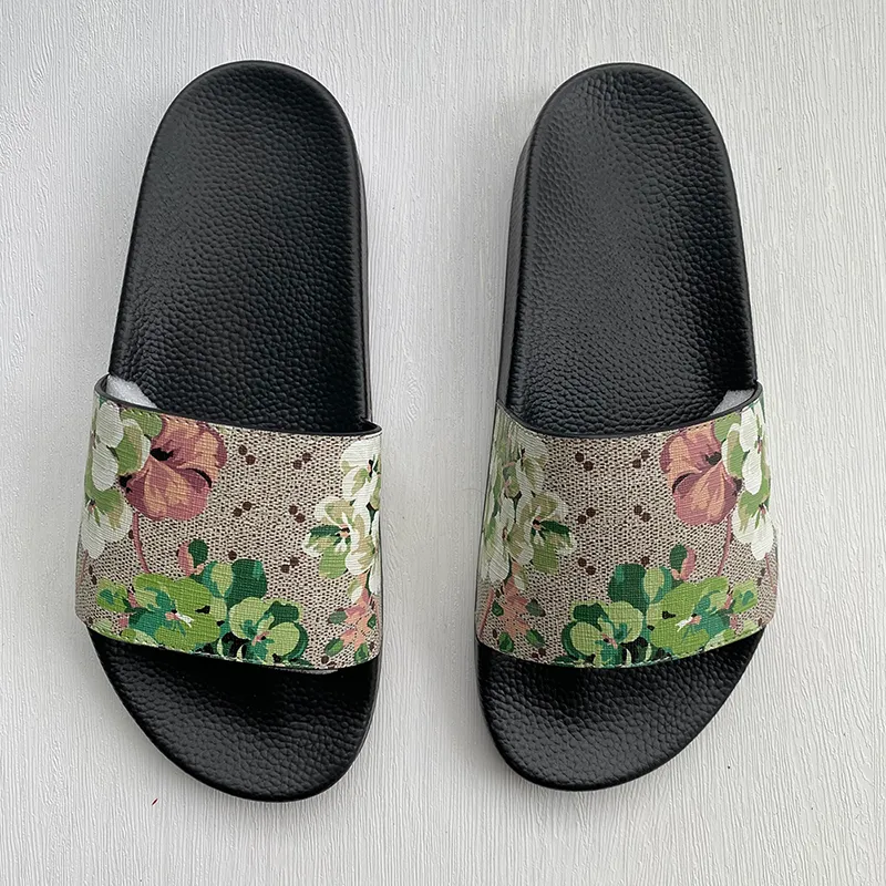 Men Women Slippers Designer Rubber Slides Sandal Flat Blooms Strawberry Tiger Bees Green Red White Web Fashion Shoes Beach Flip Flops Flower Box 36-48