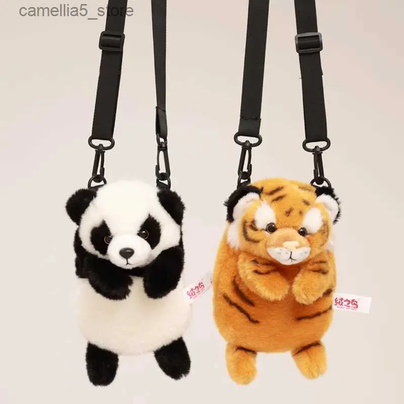 Backpacks 25cm Cute Simulation Panda Plush Backpacks Kawaii Animal Tiger Crossbody Bag Kids Shoulder Bag Plush Toys Children Gifts Q231108