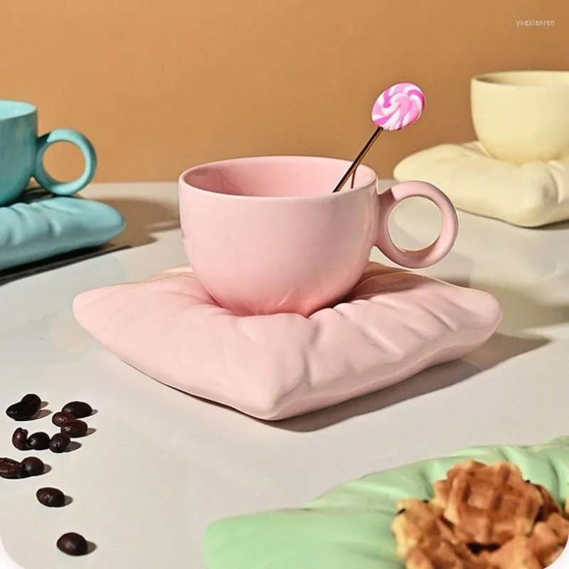 Koppar Saucers Creative Simple Ceramic Candy Solid Color Coffee Mug and Saucer Set Family Cup Dessert Pillow Pag Plate Shop