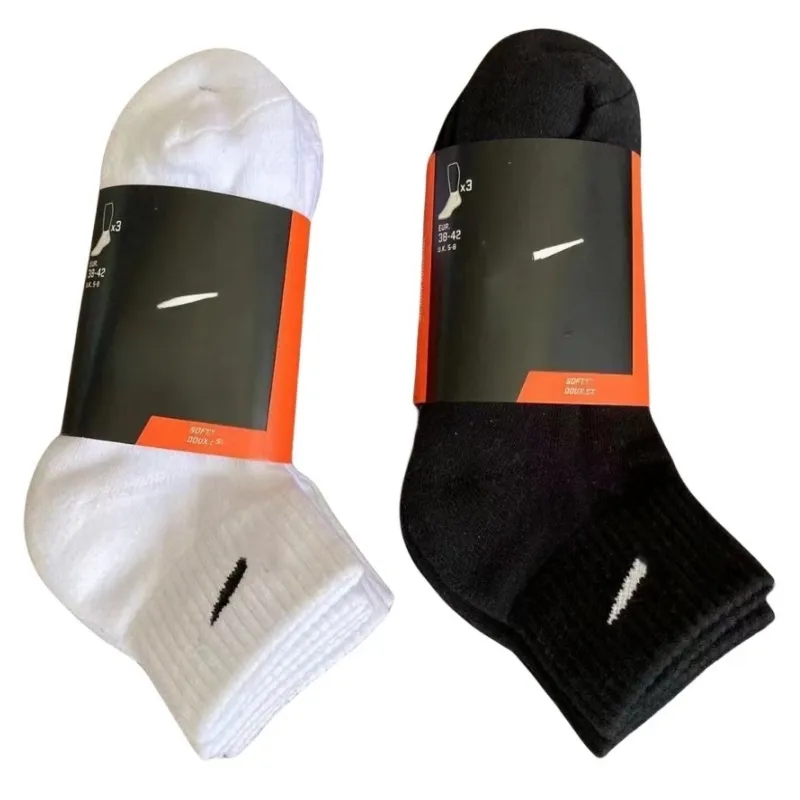 Damessokken Hoogwaardige katoenen herensokken in effen kleur Klassieke zwart-witte ademende sportsokken Casual sokken Luxe sokken voor het hele seizoen