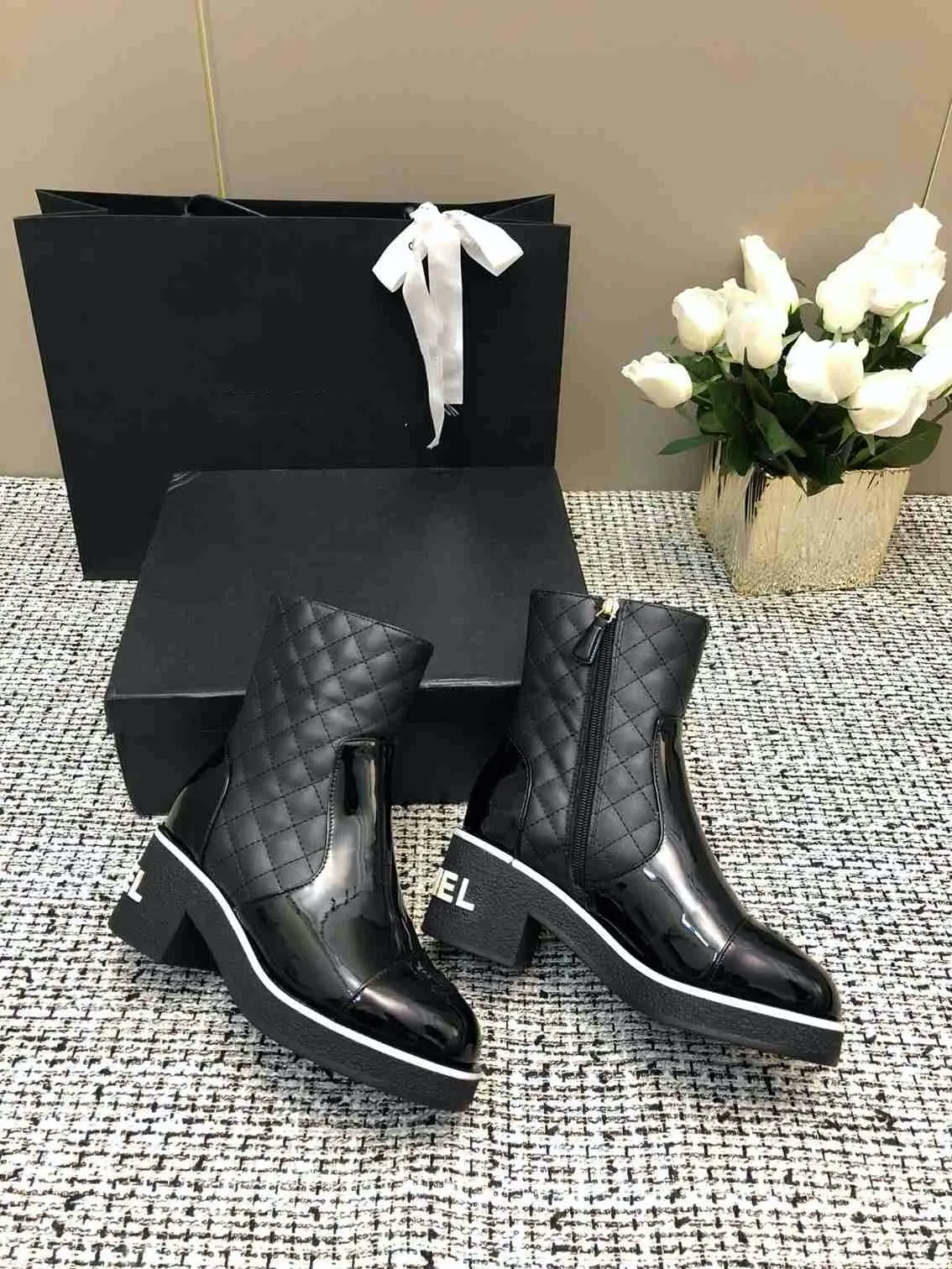 Designer Luxury ankle boots chunky heel lady coco booties fashion Motorcycle boots rubber bottom trainers Winter lambskin Flap quilted Short Boots warm shoes