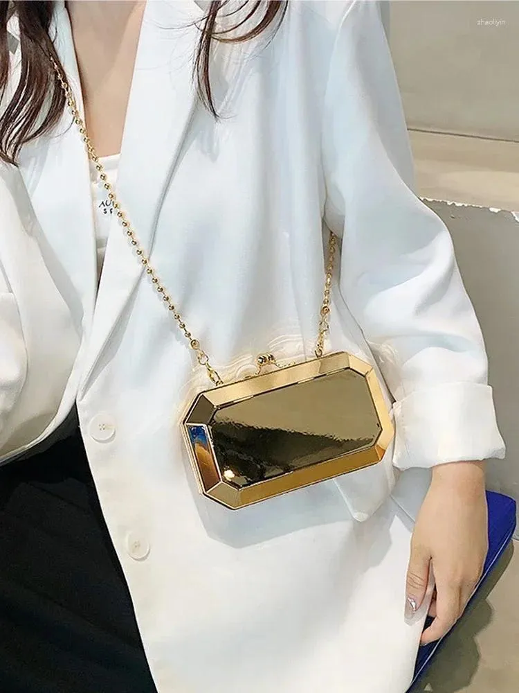 Luxury Gold Designer Red Leather Shoulder Bag For Women High Quality  Crossbody Handbag With Wallet, Clutch, Purse, Tote, And Flap From  Bagpalace, $61.14 | DHgate.Com