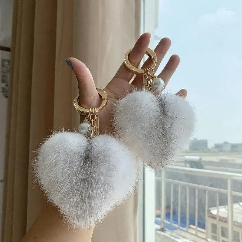 Porte-clés de haute qualité moelleux véritable boule pompon coeur forme porte-clés anneau en métal pendentif sac charme pour les femmes X256