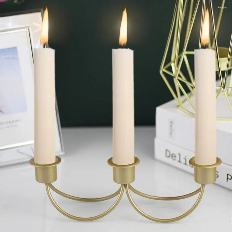 Ljusstakar klassiska metall tre-head candlestick europeisk hem bröllop rekvisita mjuka dekoration gåvor hantverk ornament hållare