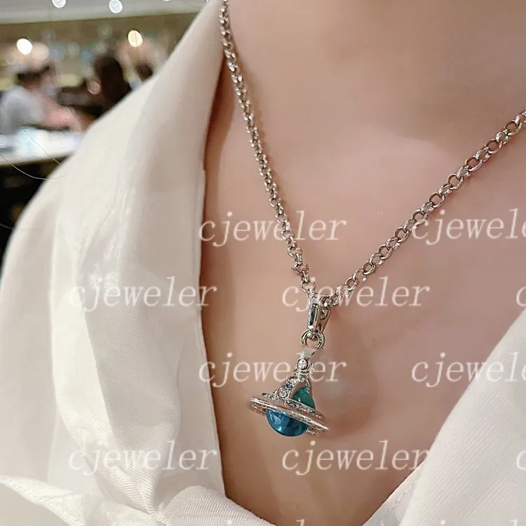 Collares pendientes Estrella Saturno vivi oeste estéreo globo de cristal suéter cadena luz lujo premium cadena de clavícula ventas al por mayor versión más alta bijoux cjewelers