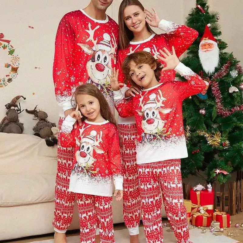 Aile Eşleşen Kıyafetler Kırmızı Ren Geyiği Anne Çocuk Giysileri Noel Pijamaları Giysiler Seti 2023 Çiftler 231107