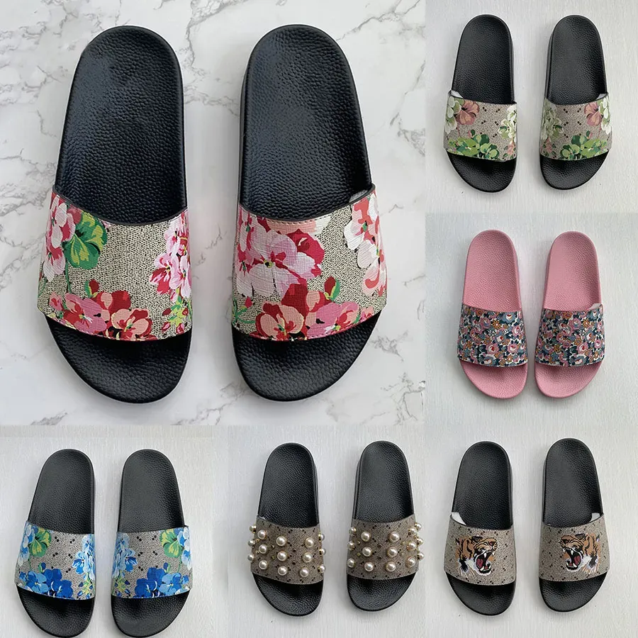 Men Women Slippers Designer Rubber Slides Sandal Flat Blooms Strawberry Tiger Bees Green Red White Web Fashion Shoes Beach Flip Flops Flower Box 36-48