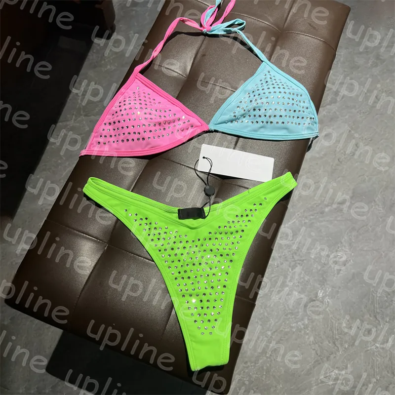 Modefärg baddräkt glänsande strass thong bikini badkläder kvinnor sommardesigner sexig spets upp backless biquinis set