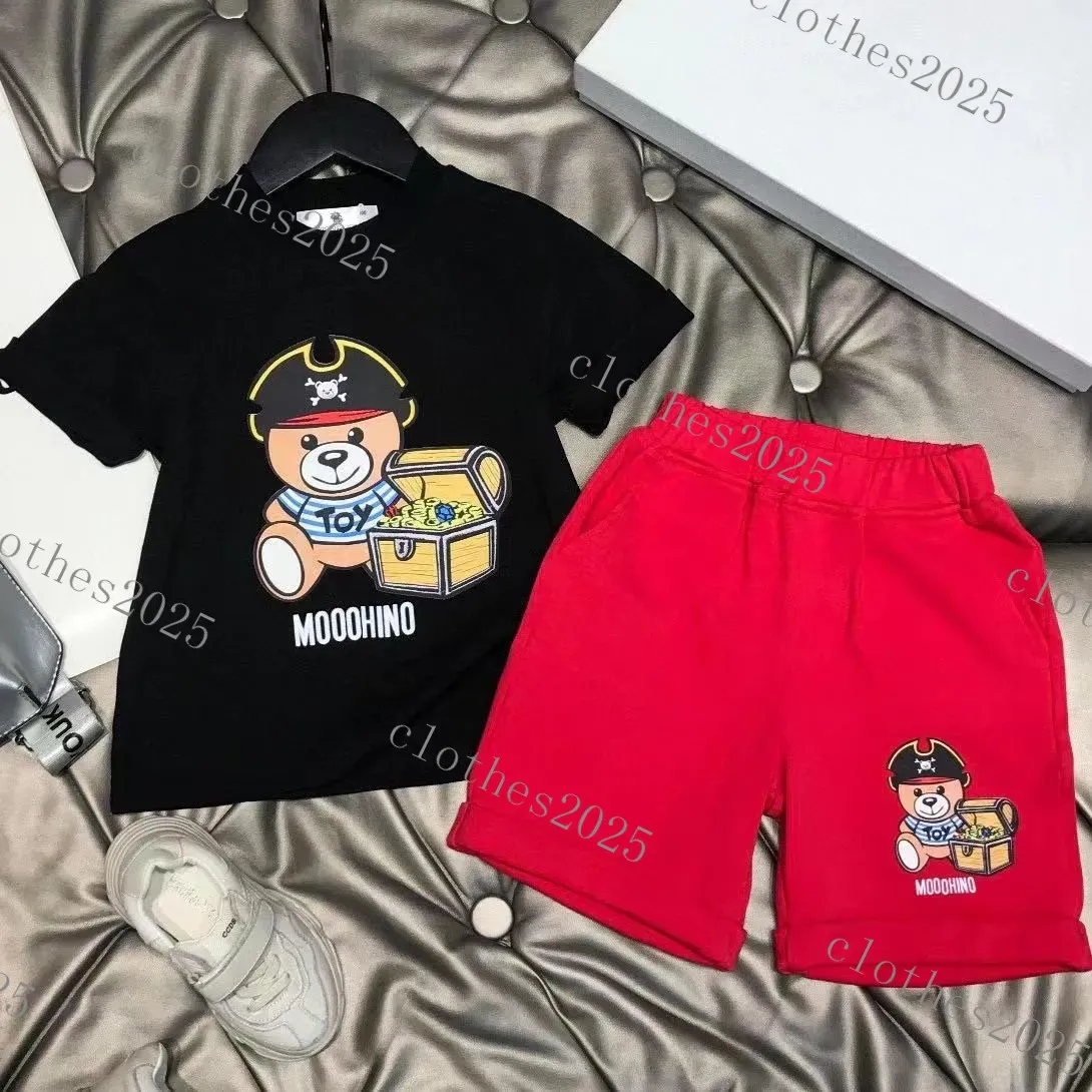 Hotsell Luxus-Designer-Kleidungssets für Kinder, weißes T-Shirt mit Monogramm, Shortst-Mode der britischen Modemarke für den Sommer, Schätze und Gi für Kinder