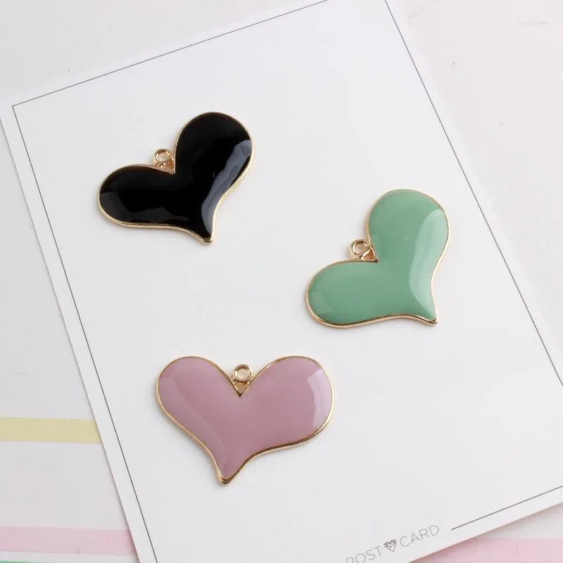 Collane con ciondolo Trendy Lovely Heart Charms Placcato color oro Goccia d'olio Smalto Lega Cuori in metallo Floaitng Trovare gioielli fai da te