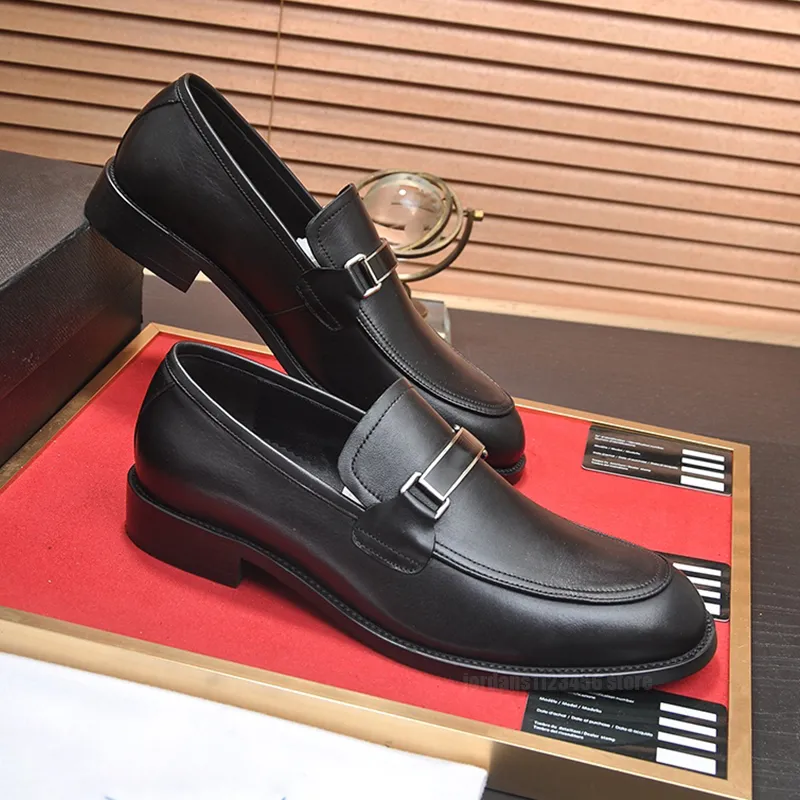 Mężczyźni Ubieraj buty imprezowe buty ślubne Monolith Triangle Logo elegancka włoska marka patent skóra klasyczna wysokiej jakości biura ślubne