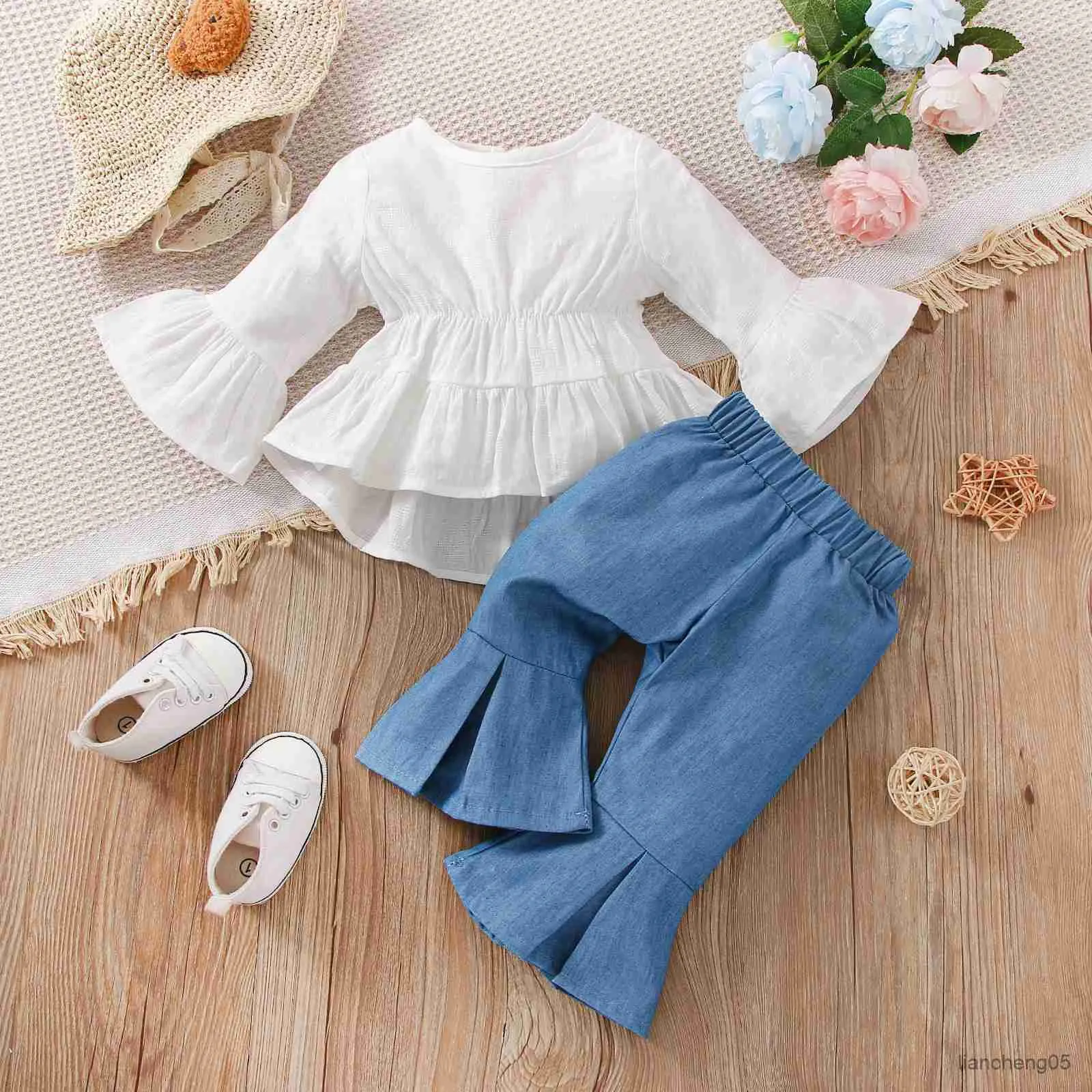 Zestawy odzieży nowonarodzone ubrania dla dziewczynki na wiosenne lato i jesień 2-częściowy biały długi rękawowy top niebieski Flearne dżinsy 2-częściowy zestaw
