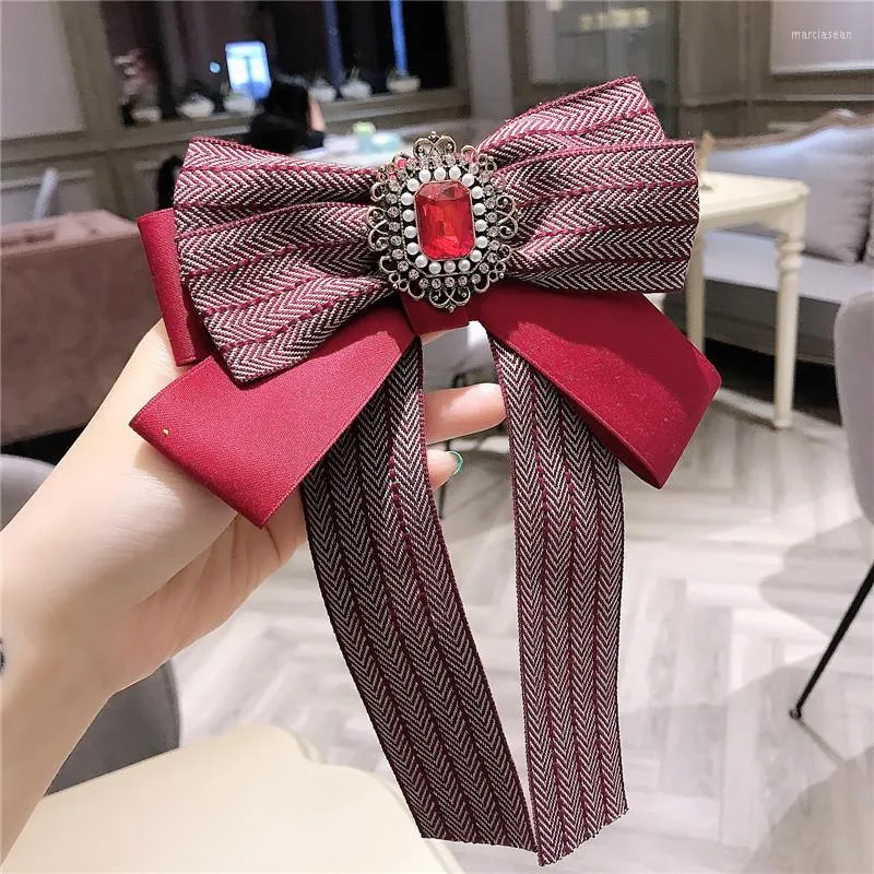 Brooches Handmade Crystal Striped Ribbon For Women Rhinestone Collar Needle Neck Bow Tie Apparel Brooch Clothing Accessories