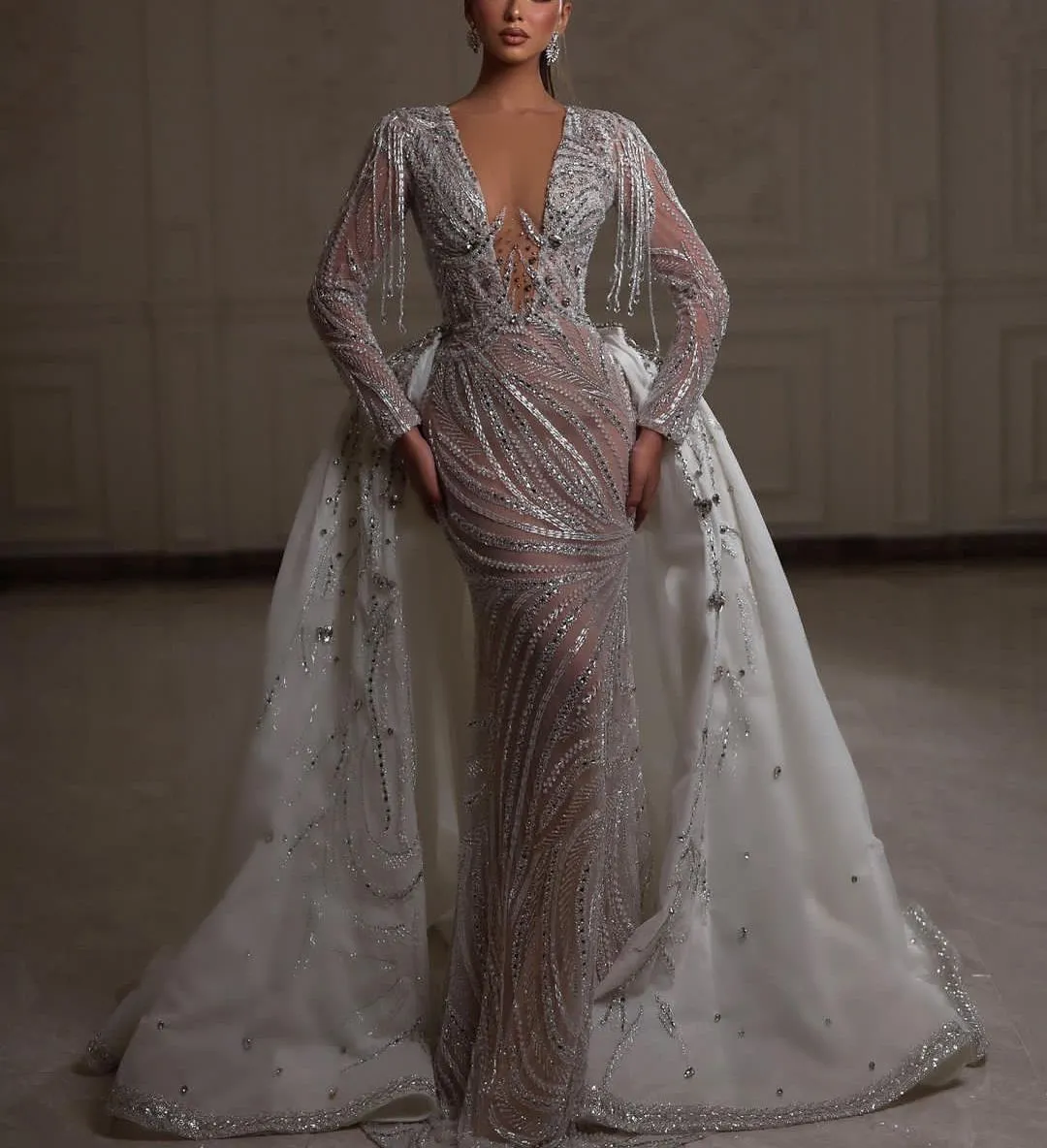 Robes De Mariée Sirène Sexy Manches Longues Col En V Paillettes Perlées Appliques 3D Dentelle Diamants Train Détachable Creux Robes De Mariée Plus La Taille Robe De Mariée Personnalisée