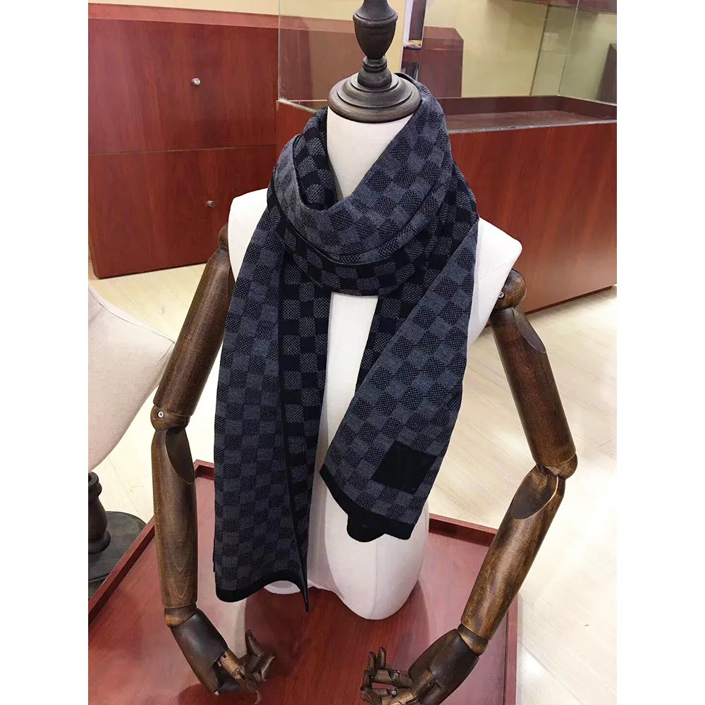 Luxury Designer Scarf Unisex Classic Wool Scarves 4A Quality Men Women Winter Fashion Letter Shawls Mönster Soft B0106