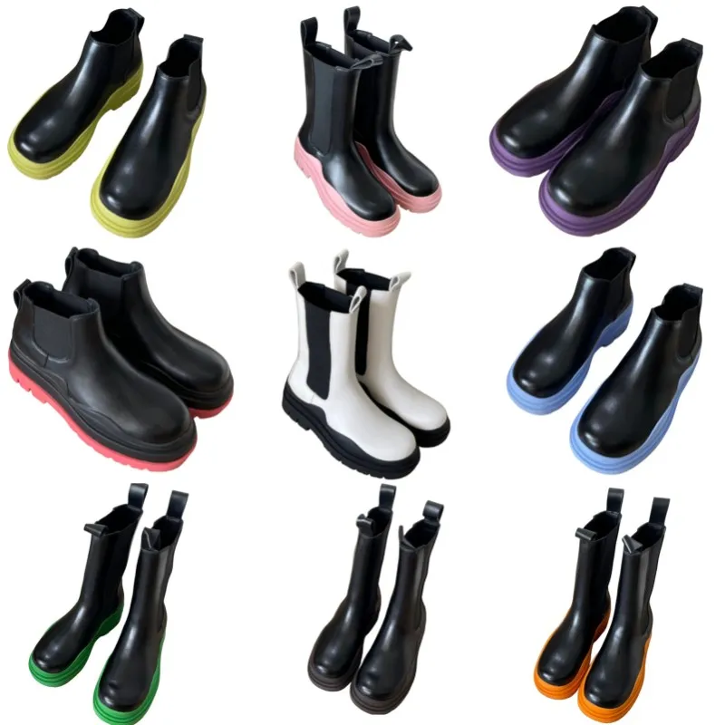 Botas de diseñador Moda Zapatos al aire libre Marca Tobillo Plataforma Plataforma PVC Chanclos Mujeres Medias botas impermeables Hombres Aumentar altura Zapatos de cuero Mate Redondo Fondo grueso