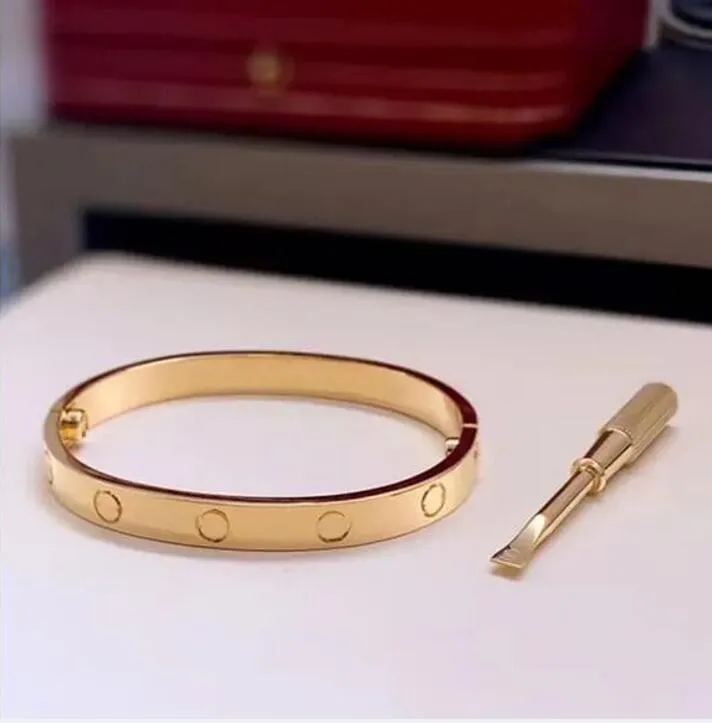 Designer kvinna armband armband mode unisex charm armband rostfritt stål pläterat 18k guld smycken party mens kvinnor gåva