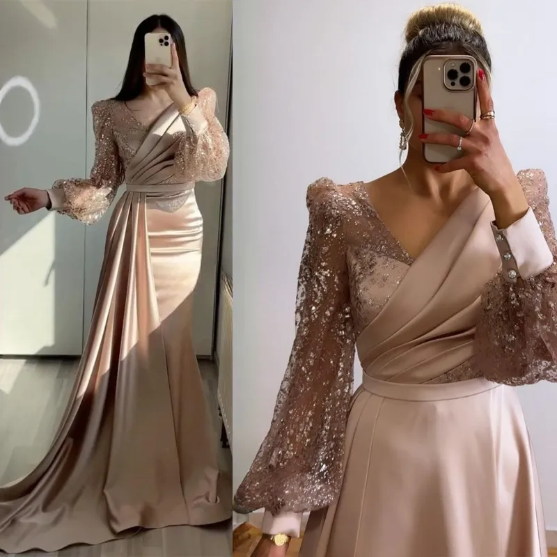 Champagne Mother of the Bride Gowns Long Sleeves Beaded Sequined V-Neck Lace Appliqued Sequins Formal Party Prom Gowns African Wear Gown Lady's Dress