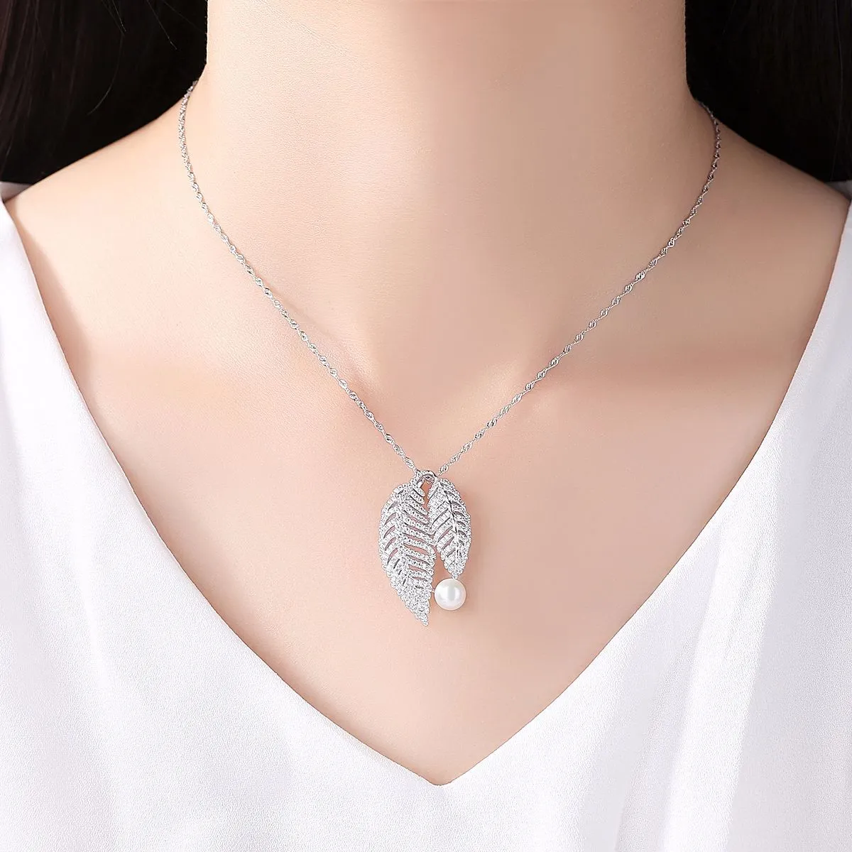 New Fashion Micro Set Zircon Leaf Pearl S925 Silver Pendant Necklace Jewelry Europe Sexy Women Twisted Chain Necklace for Women Wedding Party Valentine's Day Gift SPC