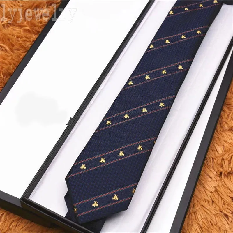 Designer de casamento gravata abelhas listra padrão mens gravatas terno vestido camisas usar durável macio confortável seda colorida acessórios populares gravata de luxo mulheres PJ045 E23