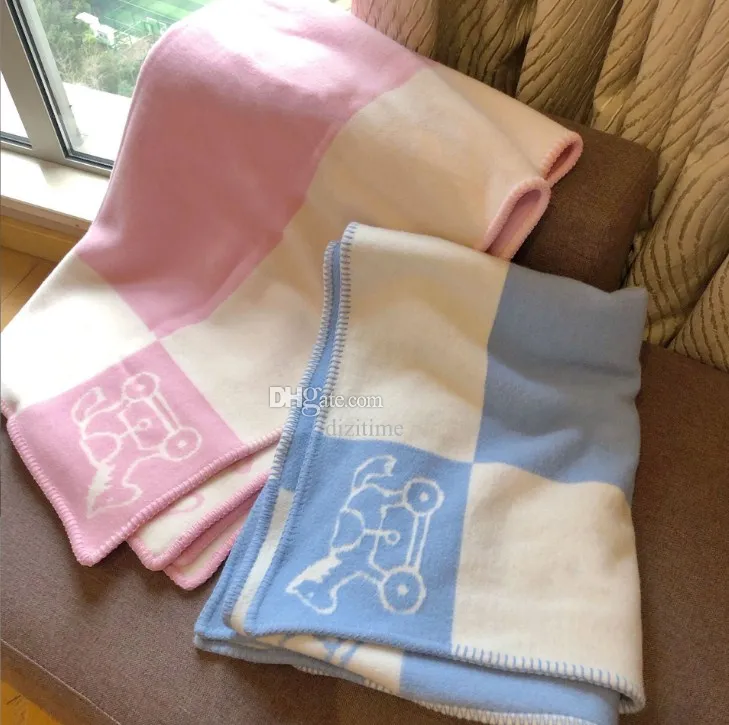Designer bébé couvertures lettre maison voyage jeter été climatiseur couverture plage couverture serviette femmes doux châle 140*100 cm