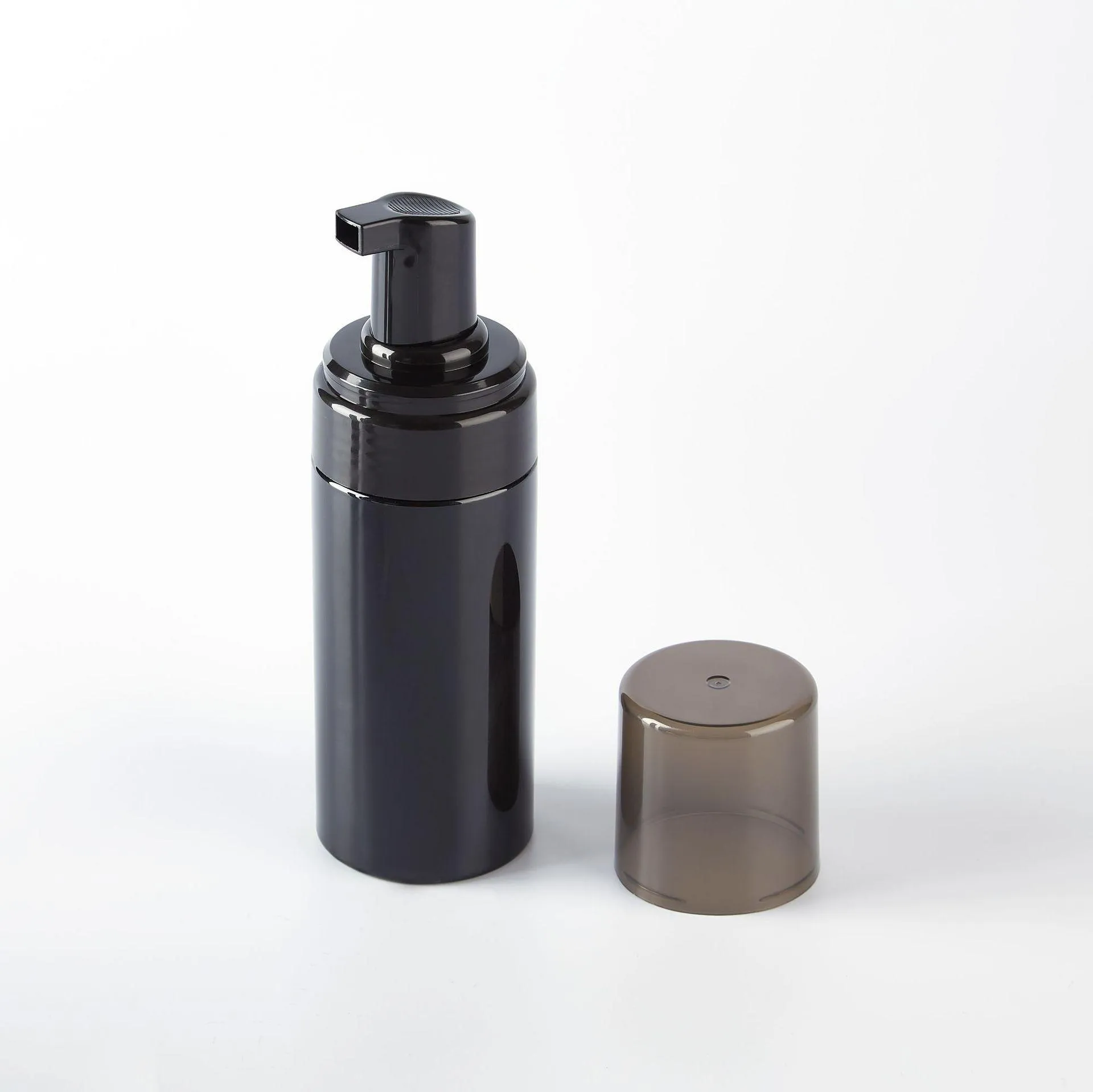 Hoogwaardige zwarte plastic schuimpompflessen 100 ml 120 ml 150 ml 200 ml BPA-vrij met transparant-zwart deksel voor schuimende zeepmousse