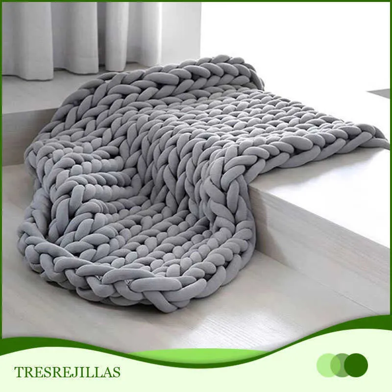 Hot Large Soft Hand Chunky Knitted Blanket Plaids for Winter Bed Plane Thick Yarn Knitting Throw Cheap Sofa Cover Blankets W0408