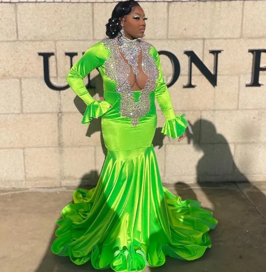 Plus Size Green Fruit Evening Formal Dress for Women Long Sleeve 2024 Sparkly Crystal Beaded Black Girl Homecoming Prom Gown