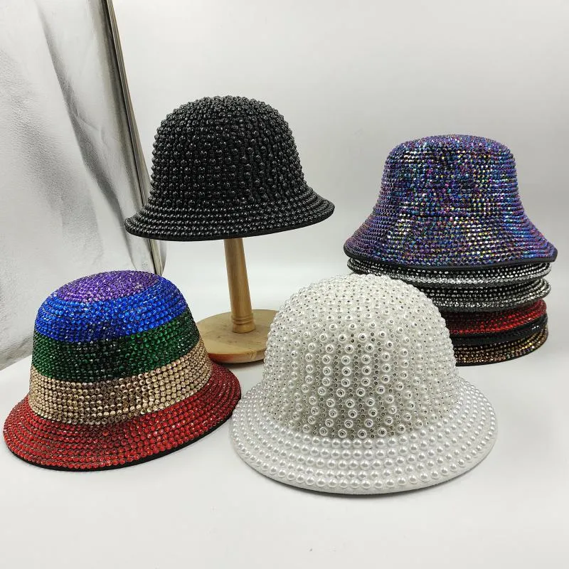Berets White Rhinestone en Pearl Bucket Hat Fedoras Jazz Hats For Men Women Handmade geavanceerde mode Outdoor Stage 2023