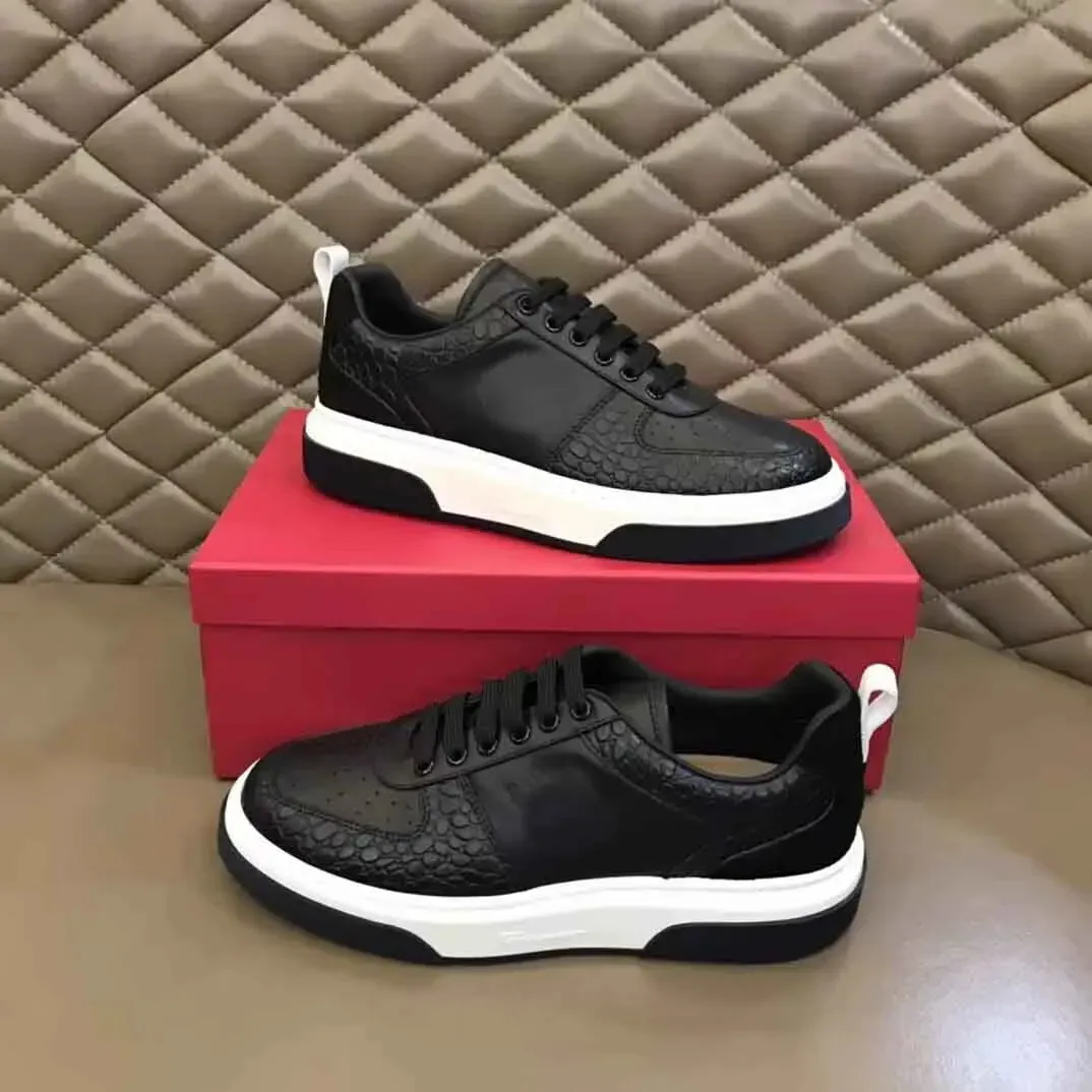 black trainers white stripe