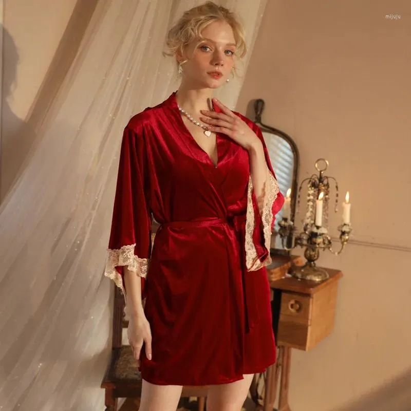 Indumenti da notte da donna Autunno inverno Caldo velour Kimono Accappatoio Abito da sposa femminile Abito da casa Pigiama Set di vestaglie Elegante camicia da notte con finiture di perle