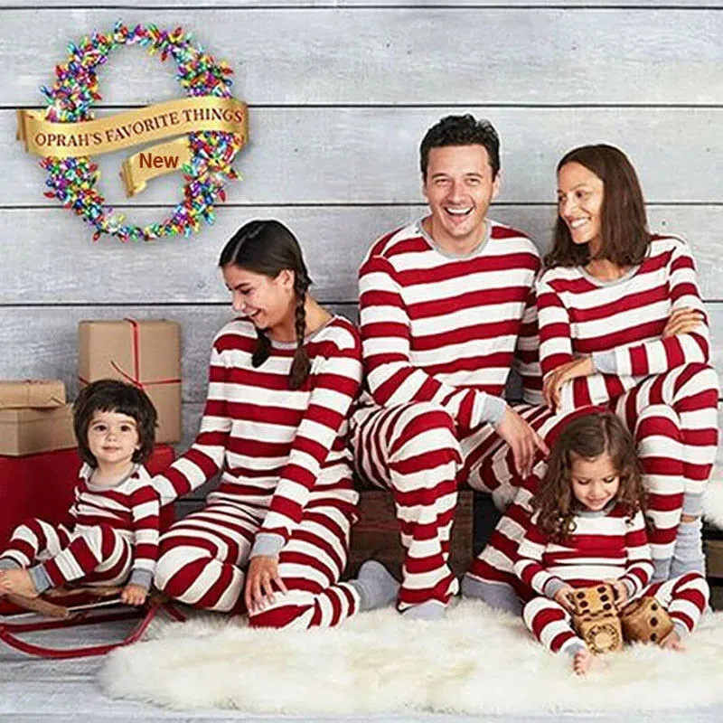 Familjsmatchande kläder Julpyjamas PJS Set Sleepwear Nightwear Gift Long SleeVel Red Striped Year Clothes Set Family Match Kid Mom Dad 231107