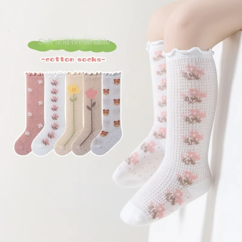 Chaussettes pour enfants 4 paires/lot de chaussettes pour filles Chaussettes mignonnes en coton pour bébé, chaussettes hautes douces pour enfants à tube long né, chaussettes chaudes pour les jambes des tout-petits 230408