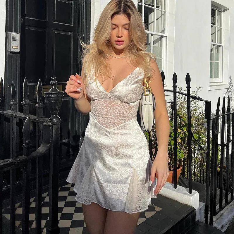 Casual Dresses Sexy V-neck White Lace Sleeveless Strap Club Party Women Summer Dress 2023 Backless Strapless Mini A-line