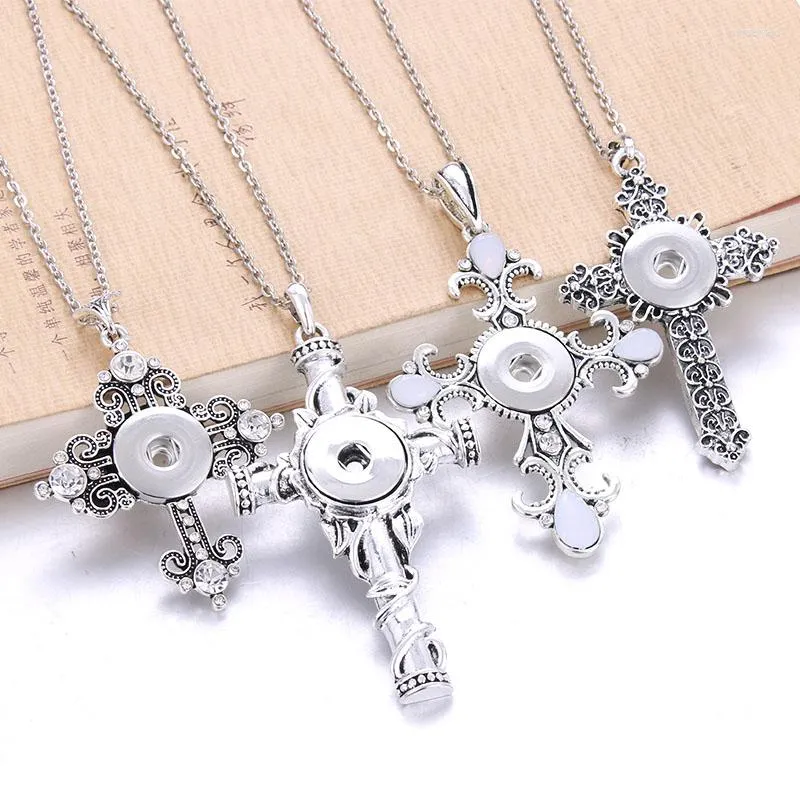 Catene Boom Life Trendy Faith Cross Style Snap Collana pendente con catena a maglie Fit 18mm Gioielli con bottoni per le donne 3047