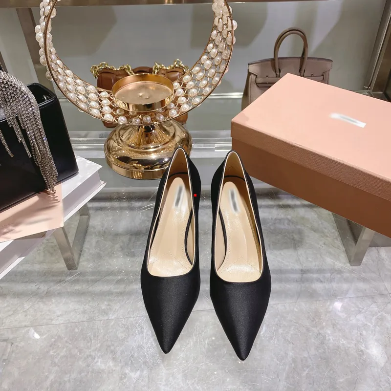 Clare pointy toe pump sales