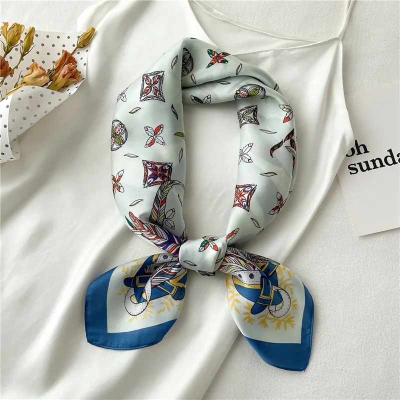 Designer Head Scarf Scarves Letters Print Flower Imitate Silk Scarf Headband Square Handle Bag Slearves Paris Shoulder Tote 70x70cm Bandana för Women Hair Wrap