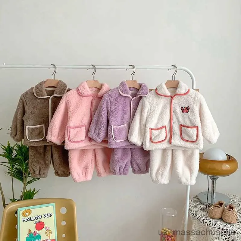 Pajamas 2023 Autumn Winter Baby Girls Sleepwears Hairy Plush Pocket Warm Soft Newborn Girls Rompers Sleepsuit Toddler Girls Pajamas R231108