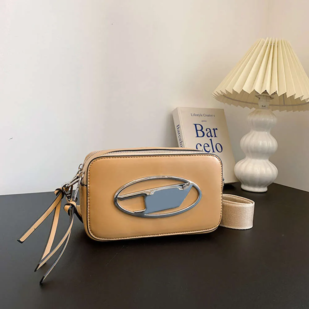 럭셔리 디자이너 가방 패션 여성 어깨 가방 프리미엄 가죽 미니 카메라 가방 클래식 지퍼 글자 대각선 작은 사각가 가방 지갑 도매