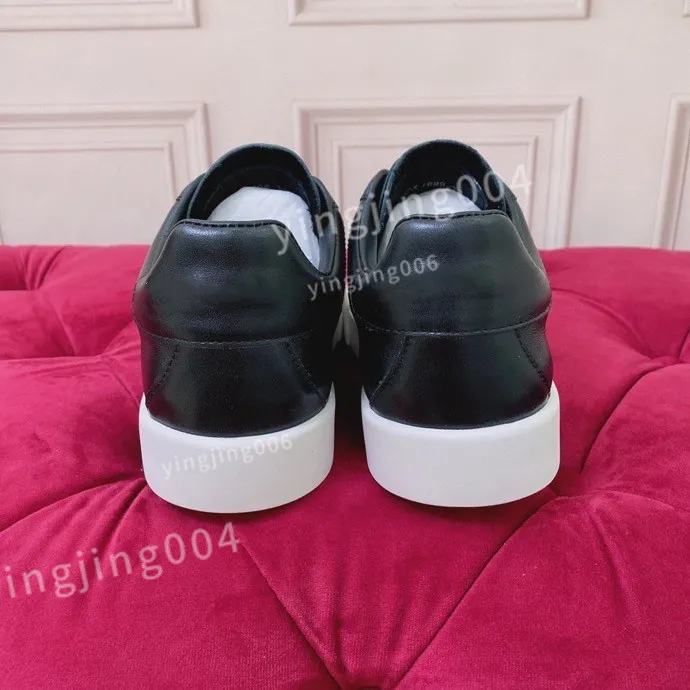 Ny designer herrmode dagliga sportskor läder vintage pappa skor svart vit mode kvinnors casual skor tjocka sulskor snörning hc2207014