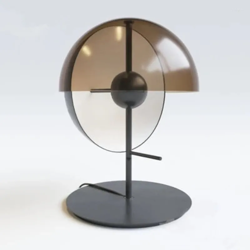Lampes de table nordique post-moderne design en fer forgé Villa chambre étude de chevet lampe ronde créative