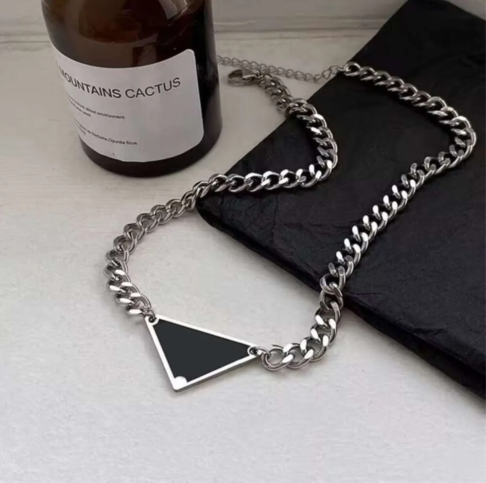 Designer Gold Color Mens Necklace Women Triangle Letters Love Trendy Punk Men Emamel Cool Street Womens Pendants Halsband Creative Silver Charm Ladies Jewellery0