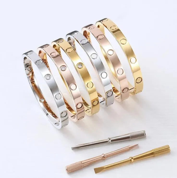 Charm designer skruvarmband mode smycken trendiga armband guldpläterad titanstål diamant för kvinnor män nagel armband sier designer
