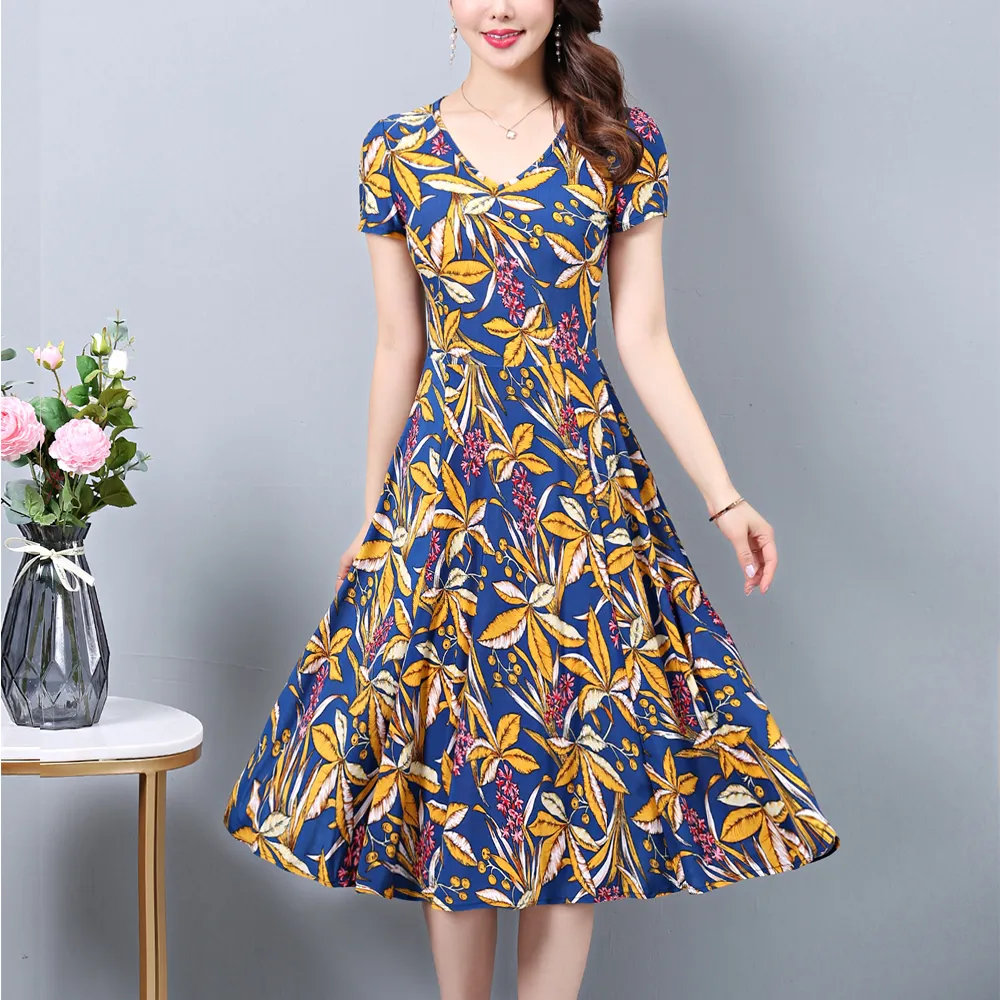 Geometric Pattern Navy e Midi ss with V-Neck and A-Line Skirt