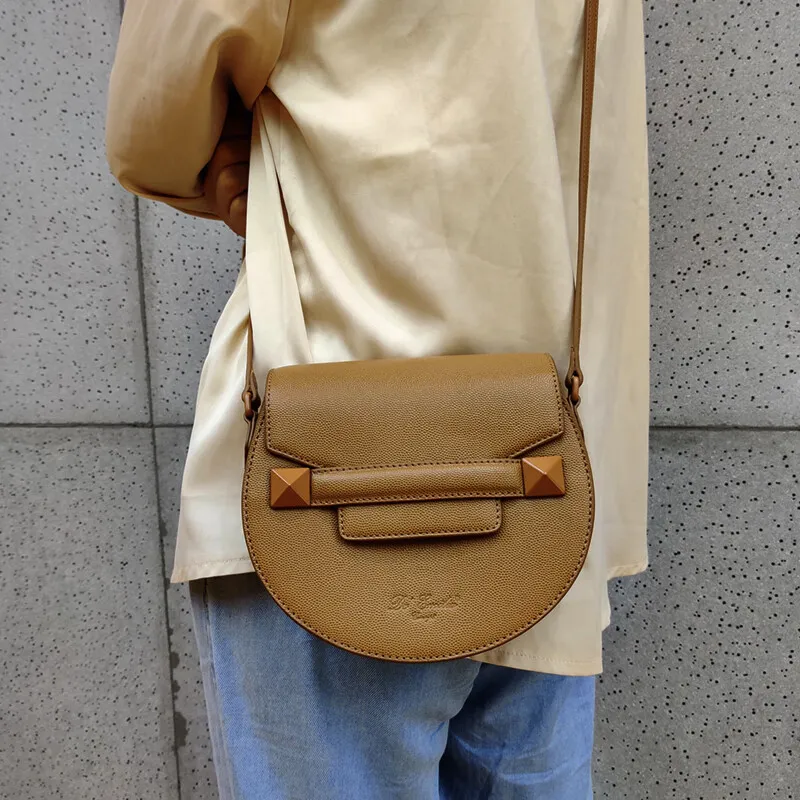 дизайнерская сумка Маленький рюкзак через плечо, сумка-тоут, ручная сумка через плечо на одно плечо, мини-женская черная большая, красивая, щедрая и практичная.