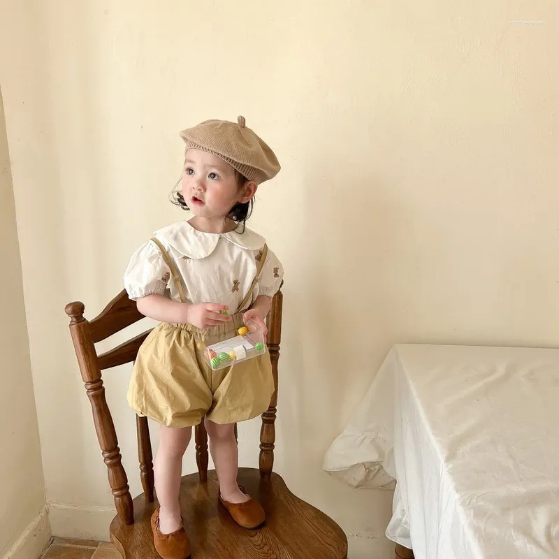 Ensembles de vêtements Ensemble de vêtements pour bébés Ensemble pour enfants Salopette beige et haut blanc à manches courtes Boutique en gros Costume pour filles Enfants été