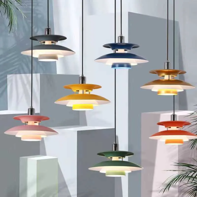 ランプは傘のライトufo chandelier forダイニングルームキッチンベッドルームカフェバーカラフルなドロップライトレストランペンダントランプAA230407